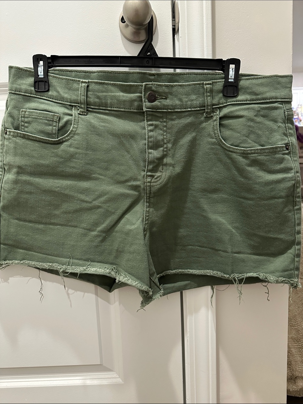 Olive Green Women’s Frayed Hem Shorts